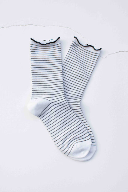 Fine Stripe Ruffle Crew Socks: White