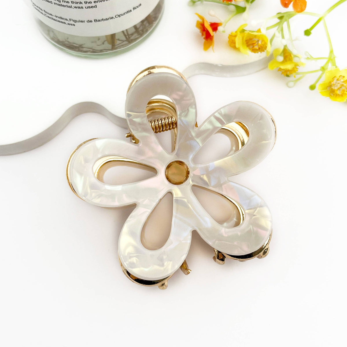 Vintage Floral Acetate Plant-Inspired Hair Claw Clip: White