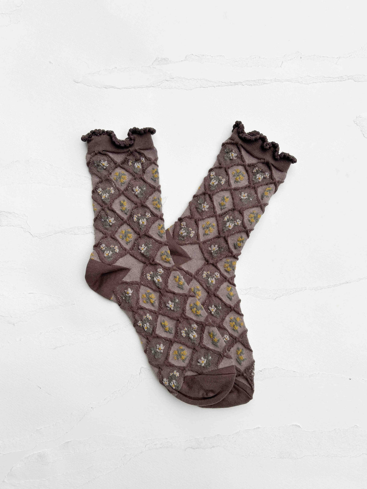 Vintage Diamond Floral Sheer Crew Socks: Beige