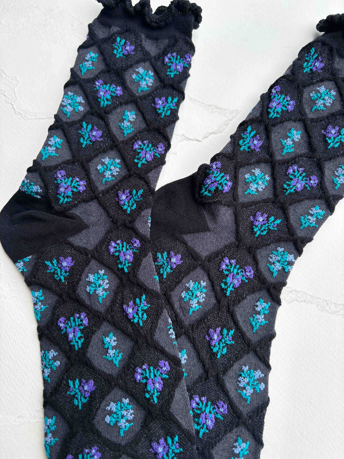 Vintage Diamond Floral Sheer Crew Socks: Beige