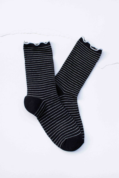 Fine Stripe Ruffle Crew Socks: White