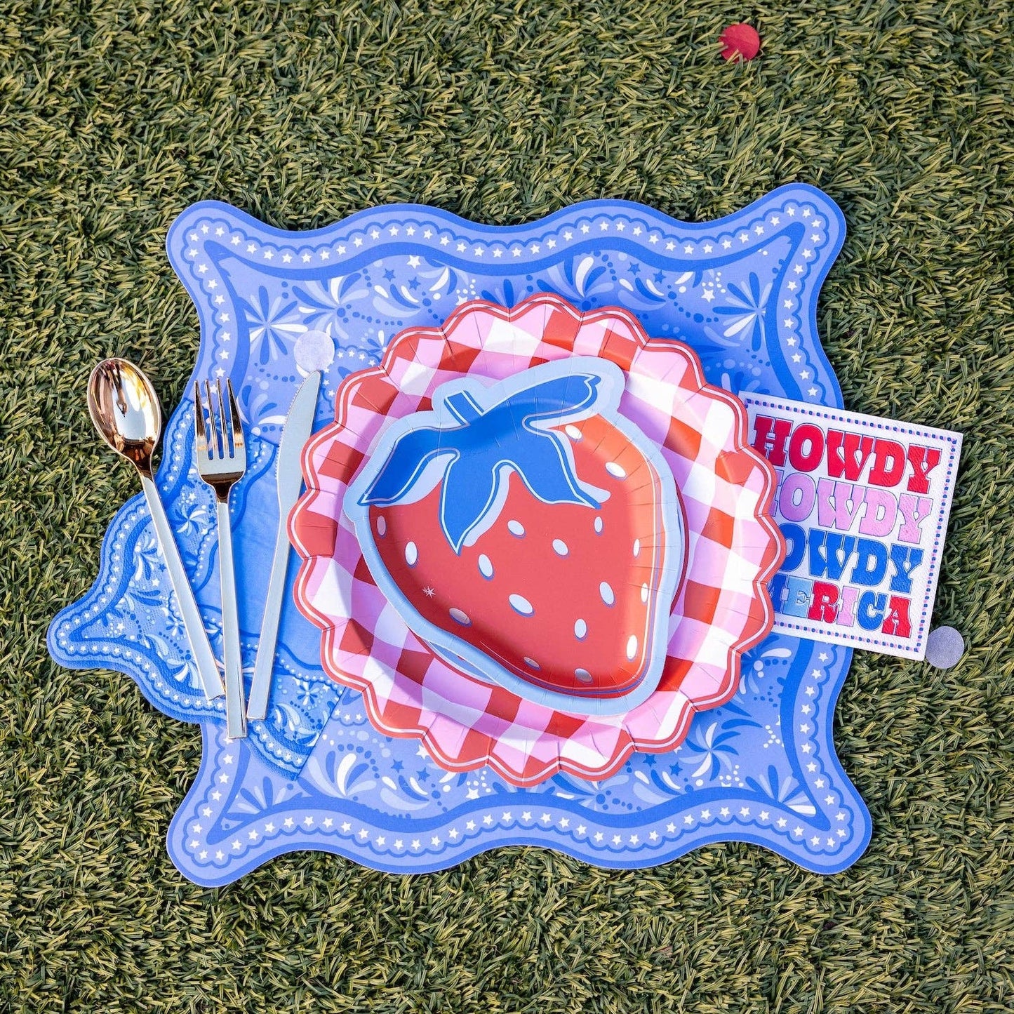 Picnic Perfect Gingham Dinner Plates (10 ct)