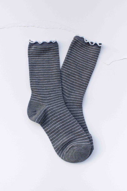 Fine Stripe Ruffle Crew Socks: White