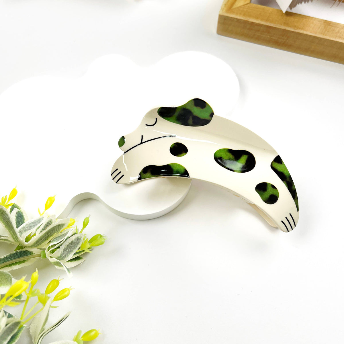 Simple Diamond Spotted Puppy Animal Hair Claw Clip: Colorful
