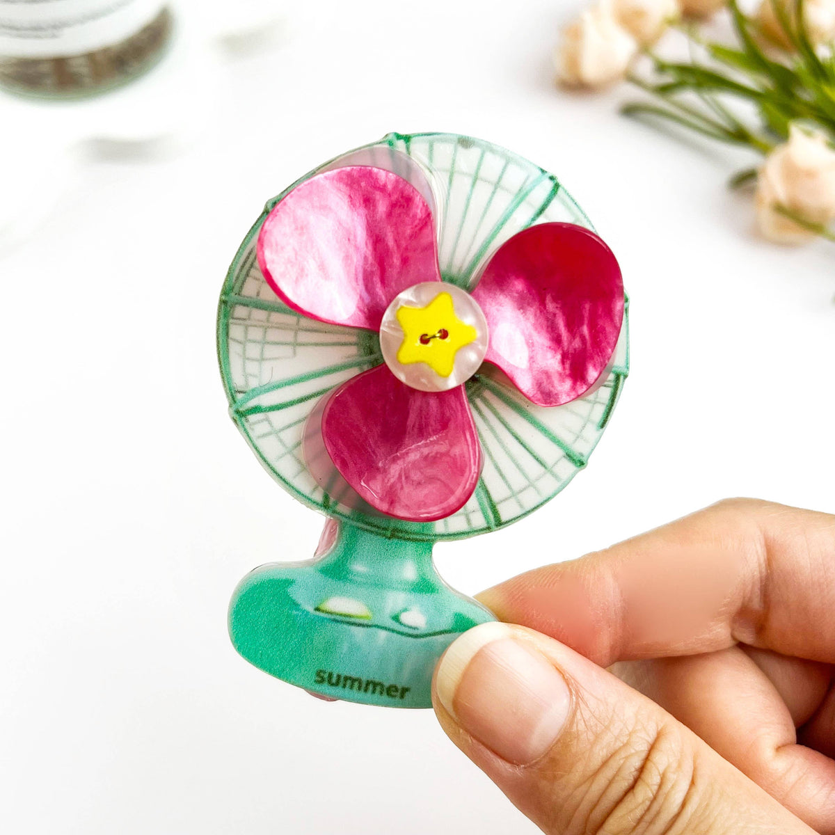 Retro Electric Fan Shaped Alligator Hair Clip - Summer Vib: PinkGreen