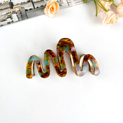 Simple wave hair claw clips: black