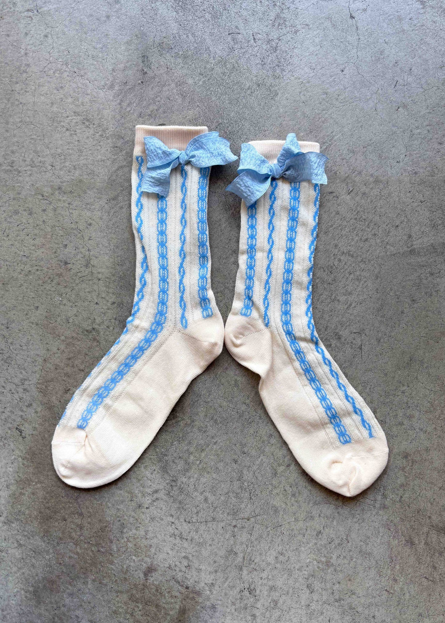 Ribbon Sheer Crew Socks: Pink