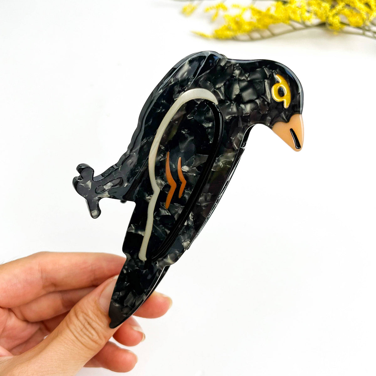Moonlit Raven Acetate Hair Claw – Mysterious Gaze: Black