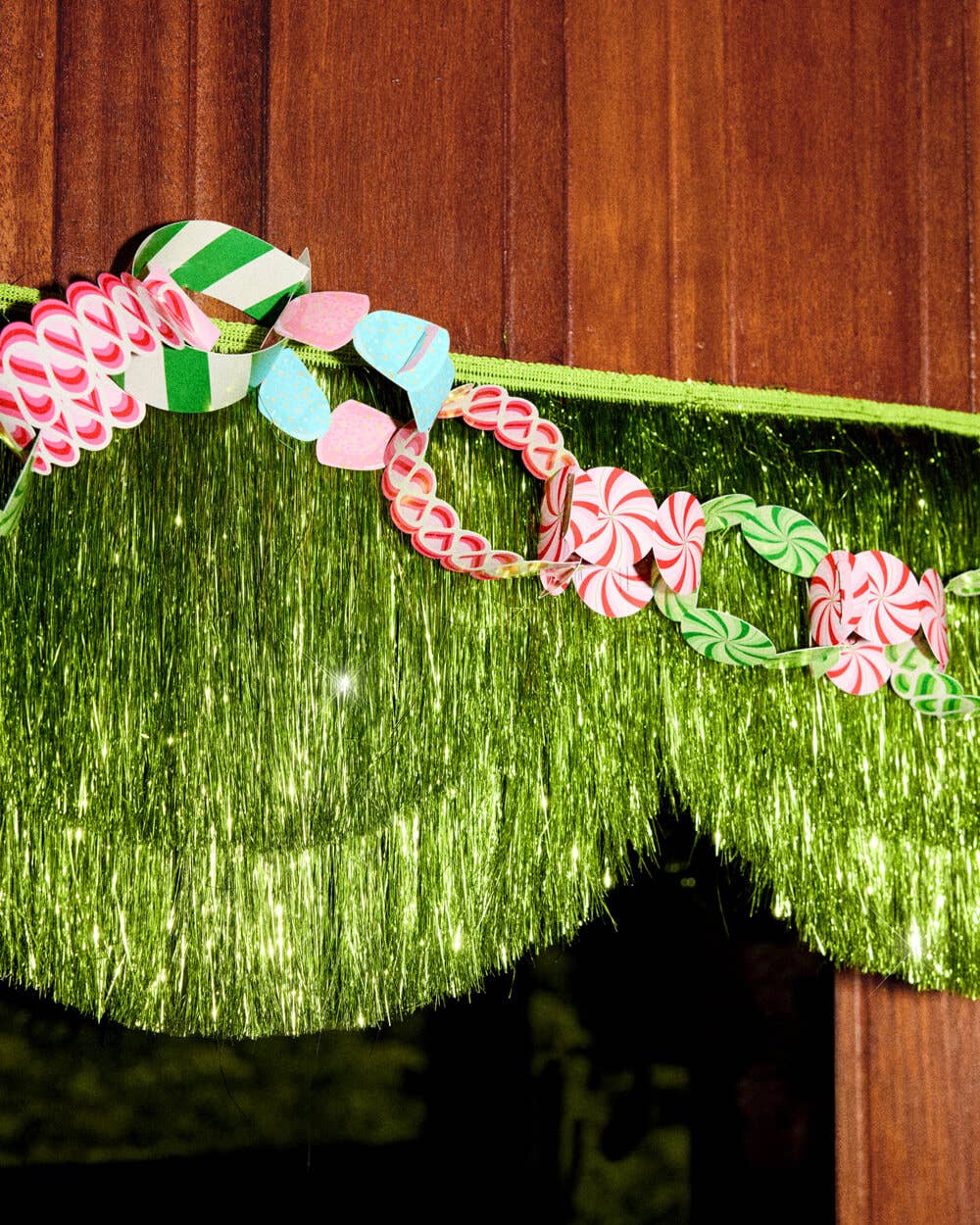 Xo, Fetti x ban.do Candy Paper Chain Garland | Christmas