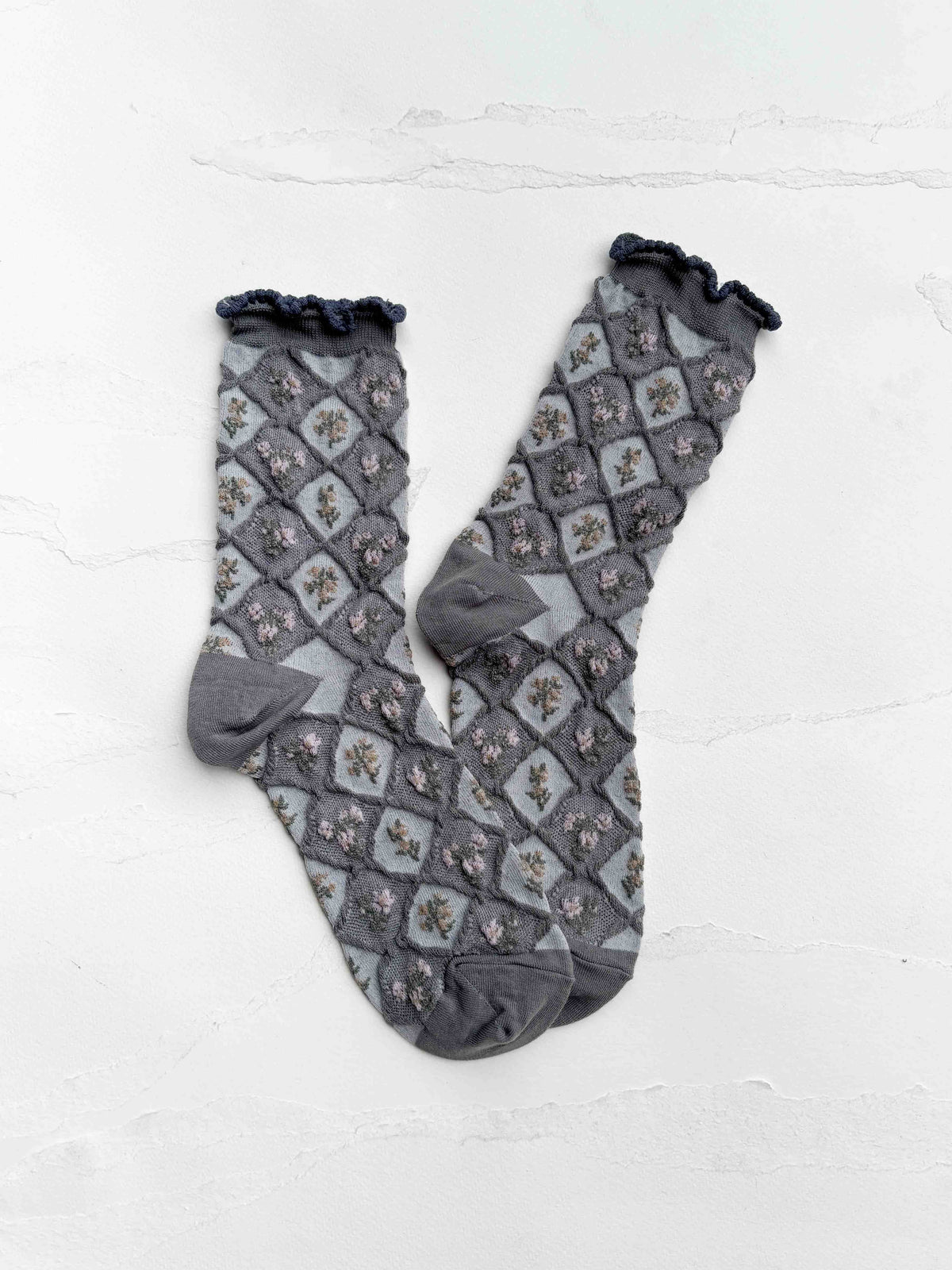 Vintage Diamond Floral Sheer Crew Socks: Beige