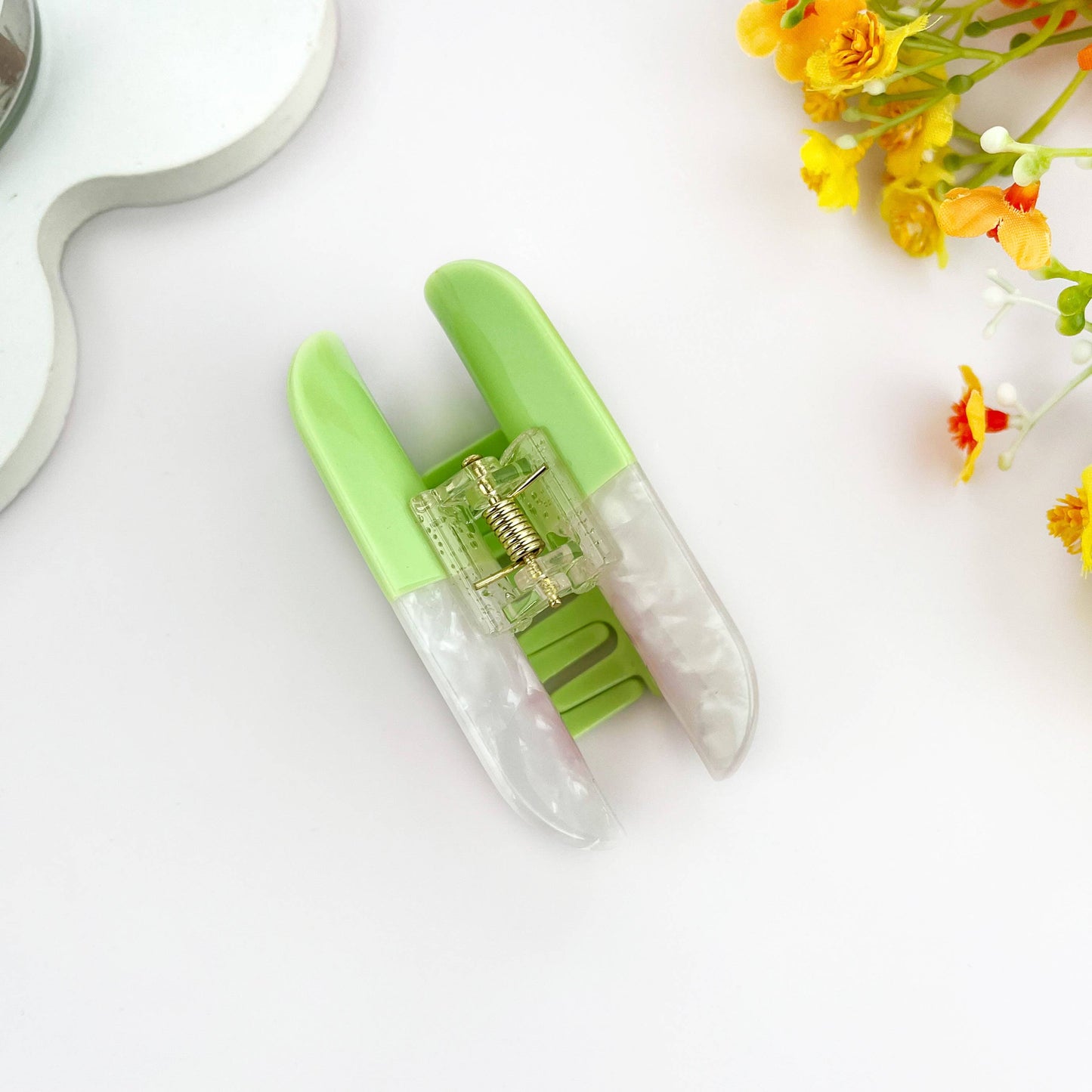 Sweet Dream Sleep Pill Acetate Hair Claw Clip: Light Green