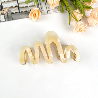 Simple wave hair claw clips: black