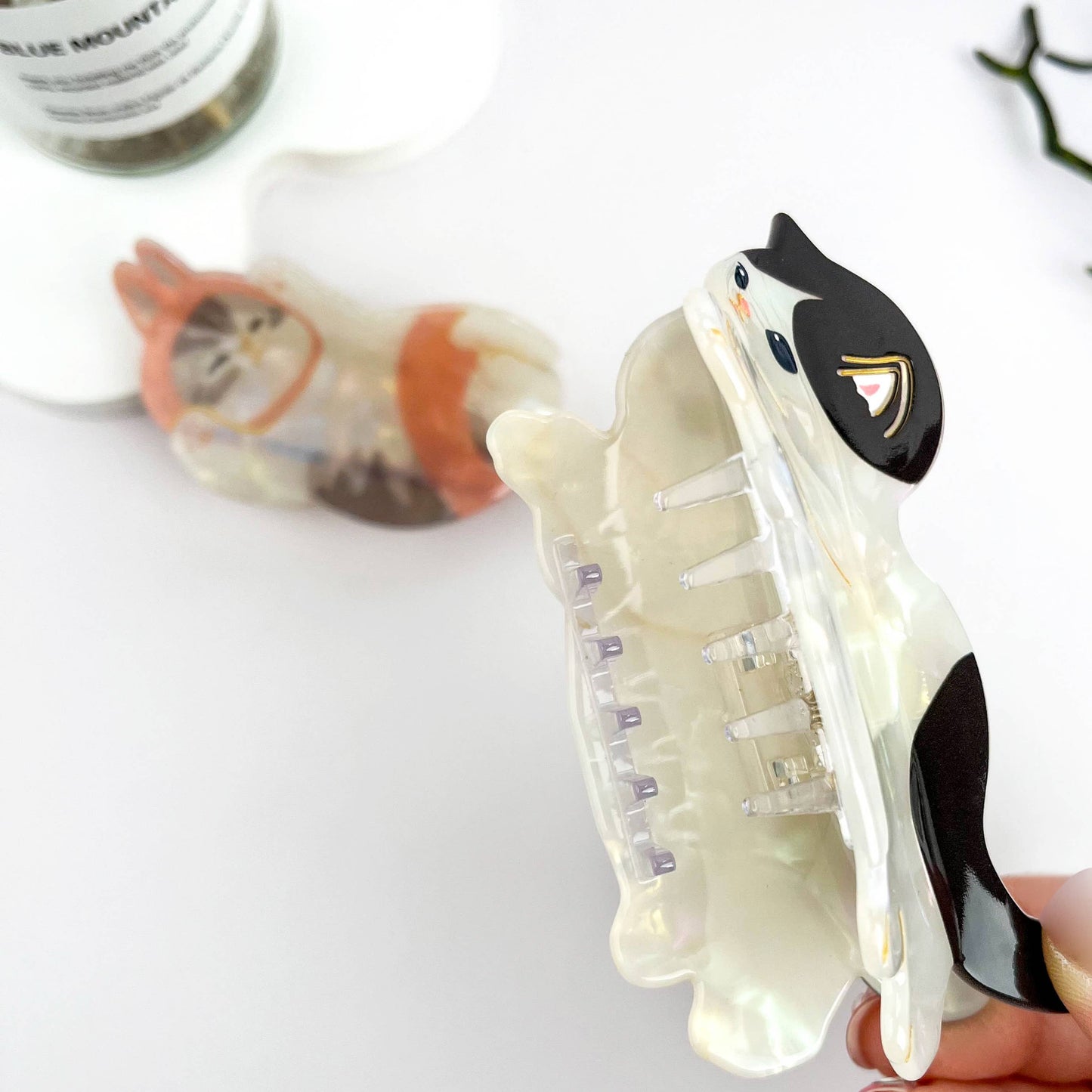 Lazy Cat Exquisite Acetate Animal Hair Claw Clip: Black