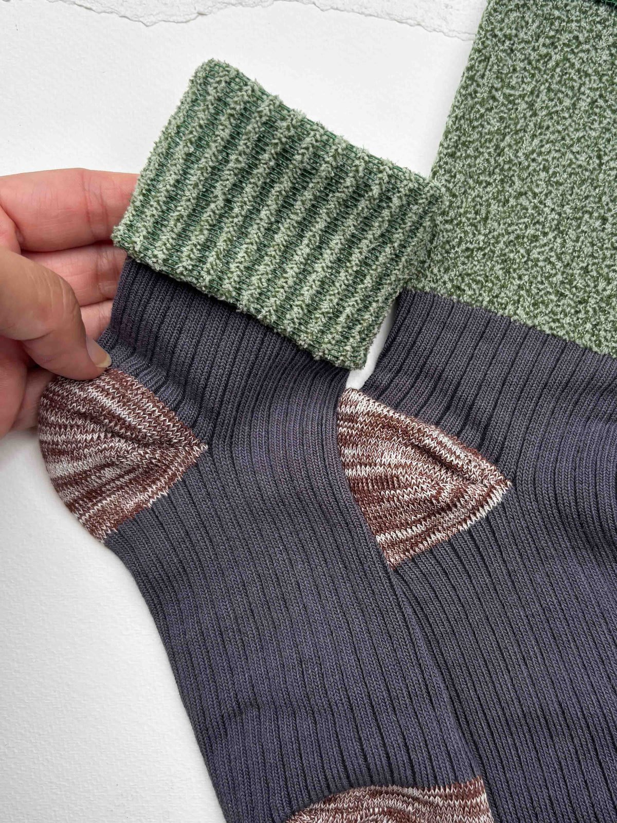 Color Block Textured Cotton Blend Crew Socks: Grey/Pink