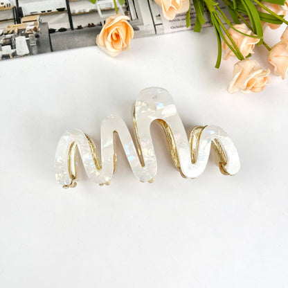 Simple wave hair claw clips: black
