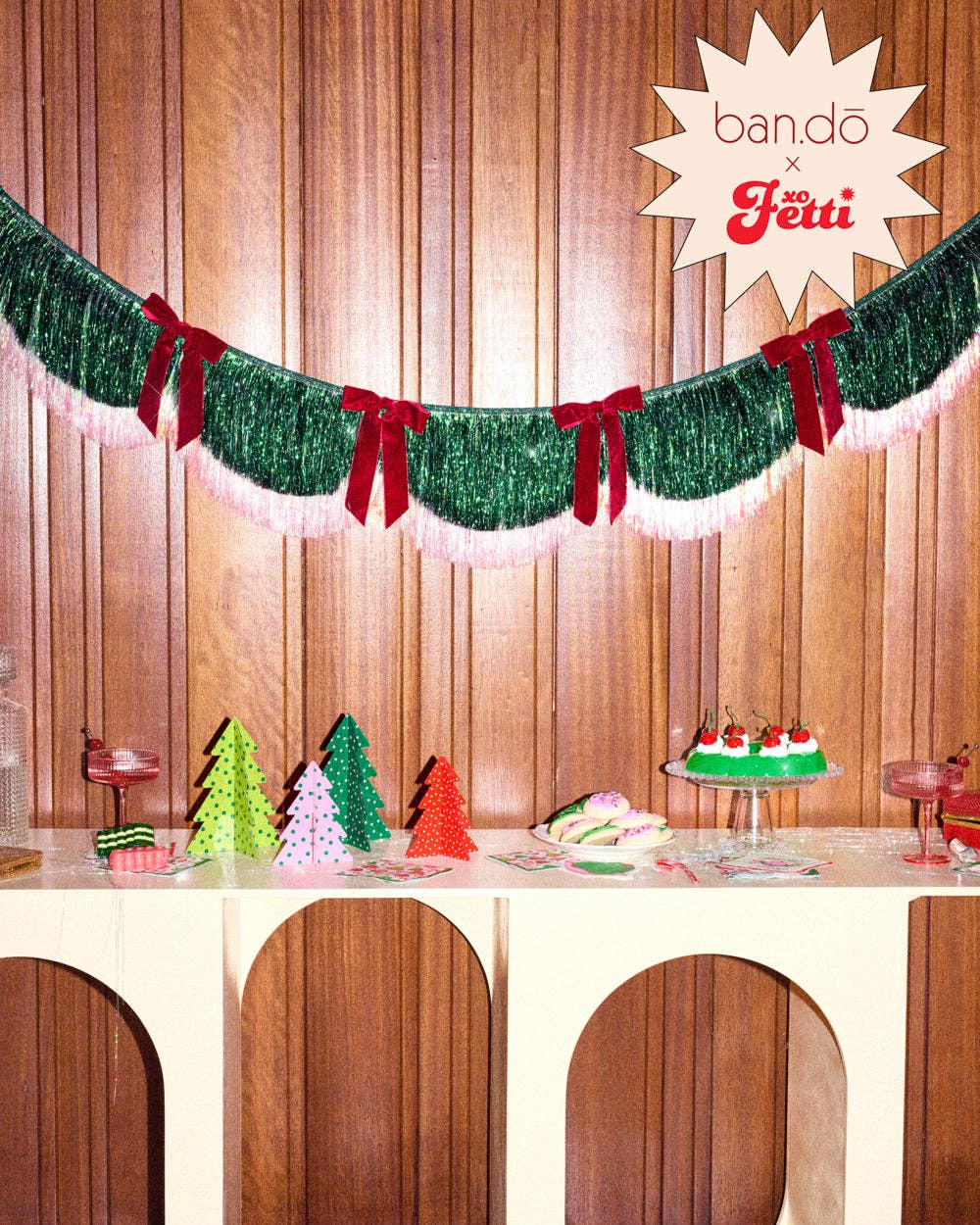 Xo, Fetti x ban.do Christmas Fringe Bow Banner | holiday